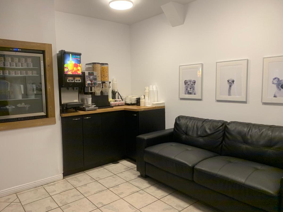 Hotel And Suites Les Laurentides Saint-Sauveur-des-Monts Exterior foto